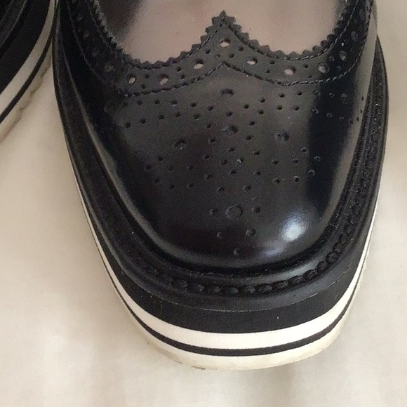 Authentic Prada women’s Oxford sneaker - Picture 11 of 13
